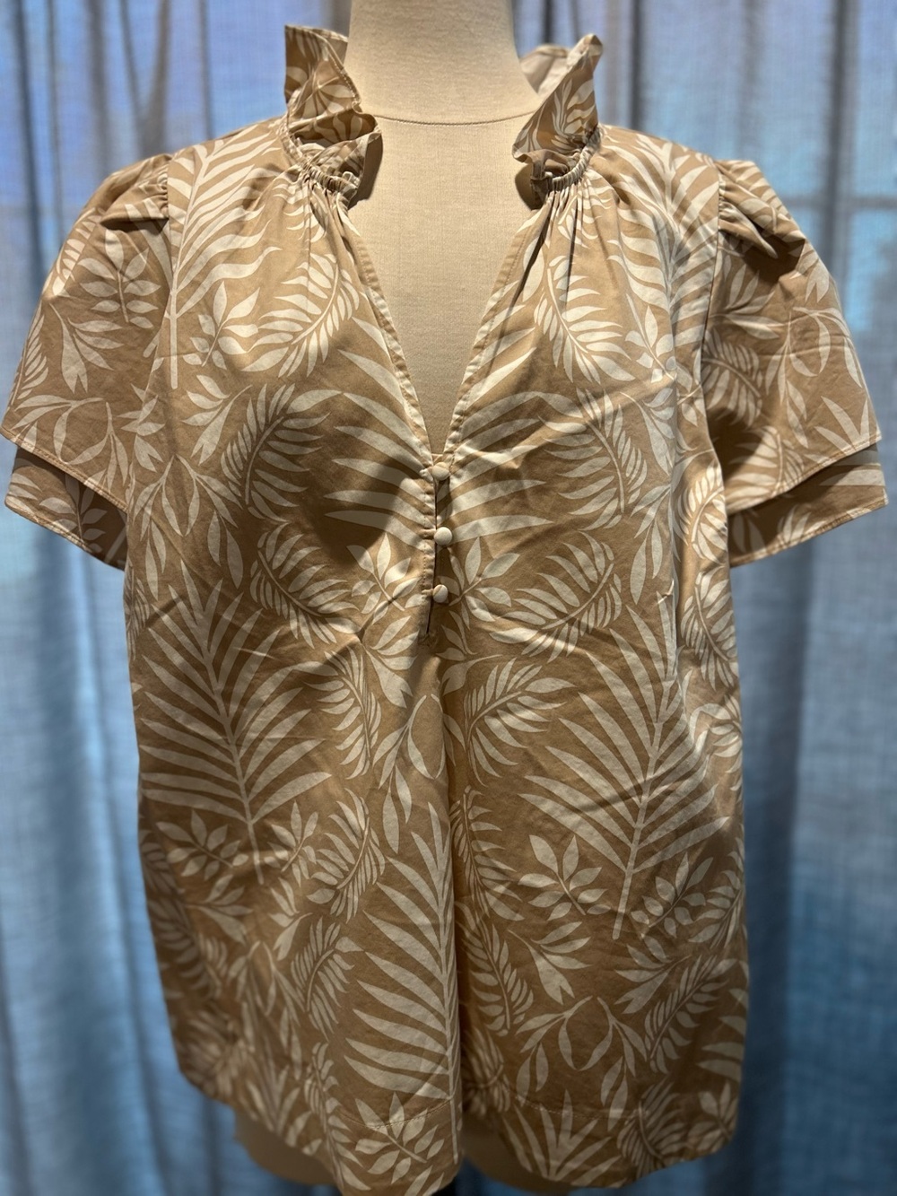 crown & ivy Beige and White Leaf-Print Ruffle Neck Blouse
